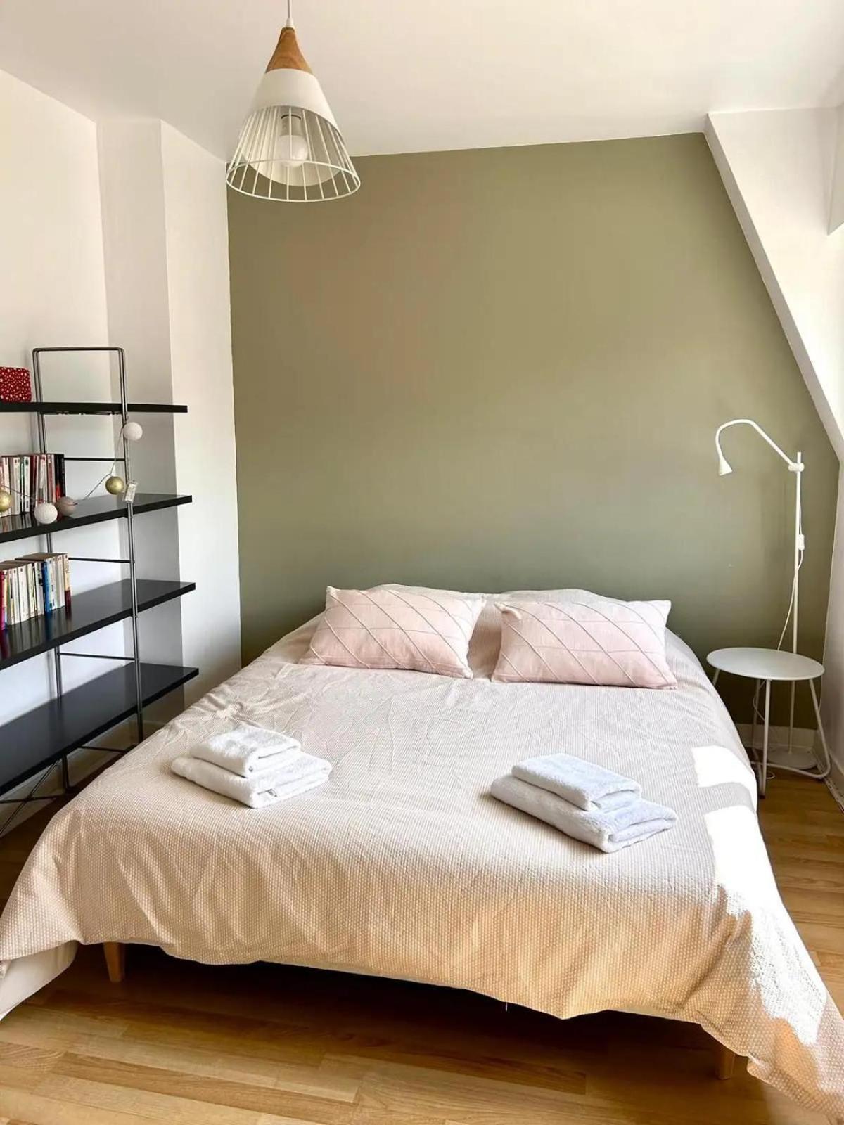 Laroche Grand Duplex Dans Le Centre Historique Avec Garage Apartment Ван Екстериор снимка